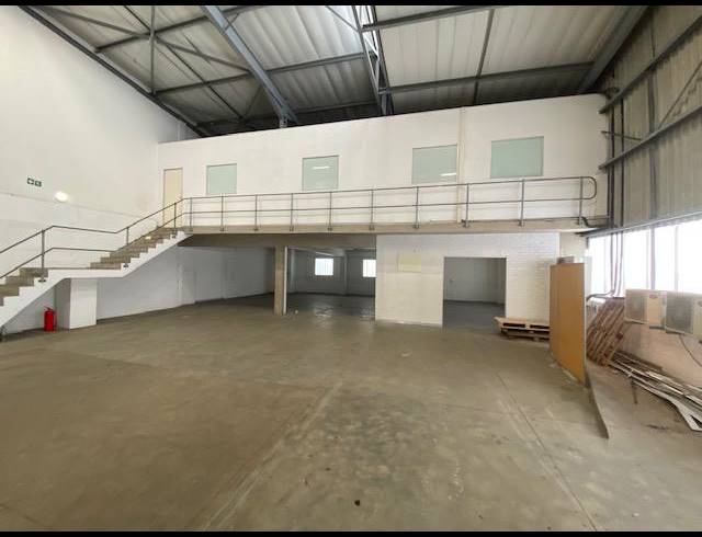 329M² WAREHOUSE TO LET IN RIVERHORSE VALLEY